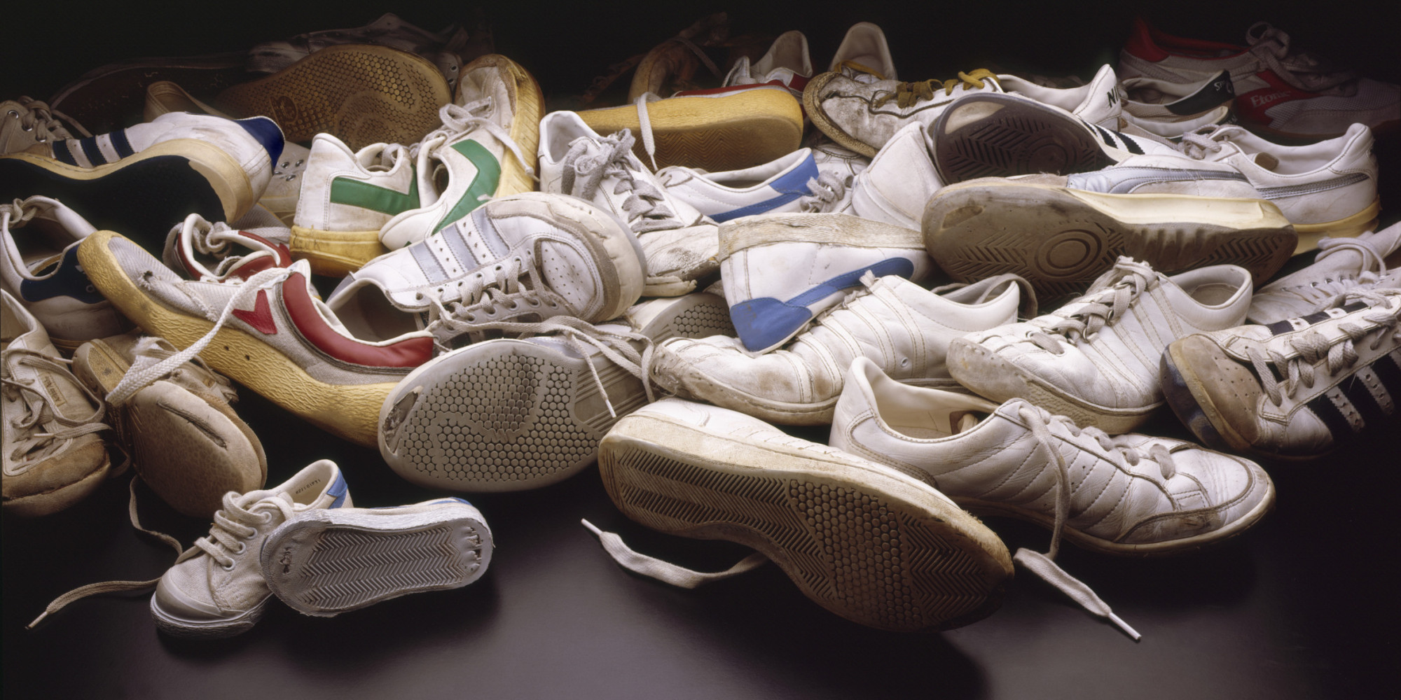 Чтоб не воняла обувь. Запах обуви. Запах с обуви фото. Nike recycled Shoes.
